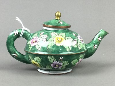 Lot 420 - A CLOISONNE ENAMEL TEAPOT, GINGER JAR AND OTHER ITEMS