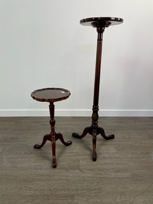 Lot 408 - A MAHOGANY PLANT STAND, WINE TABLE AND COFFEE TABLE