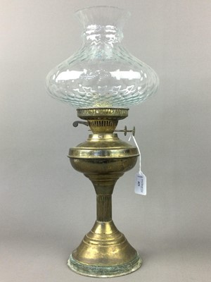 Lot 421 - A BRASS REEDED COLUMN OIL LAMP