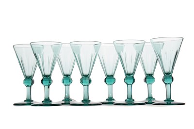 Lot 733 - A SET OF EIGHT LATE 19TH/ EARLY 20TH CENTURY TEAL WINE GLASSES