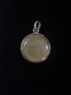 Lot 1 - A GEORGE III COIN PENDANT