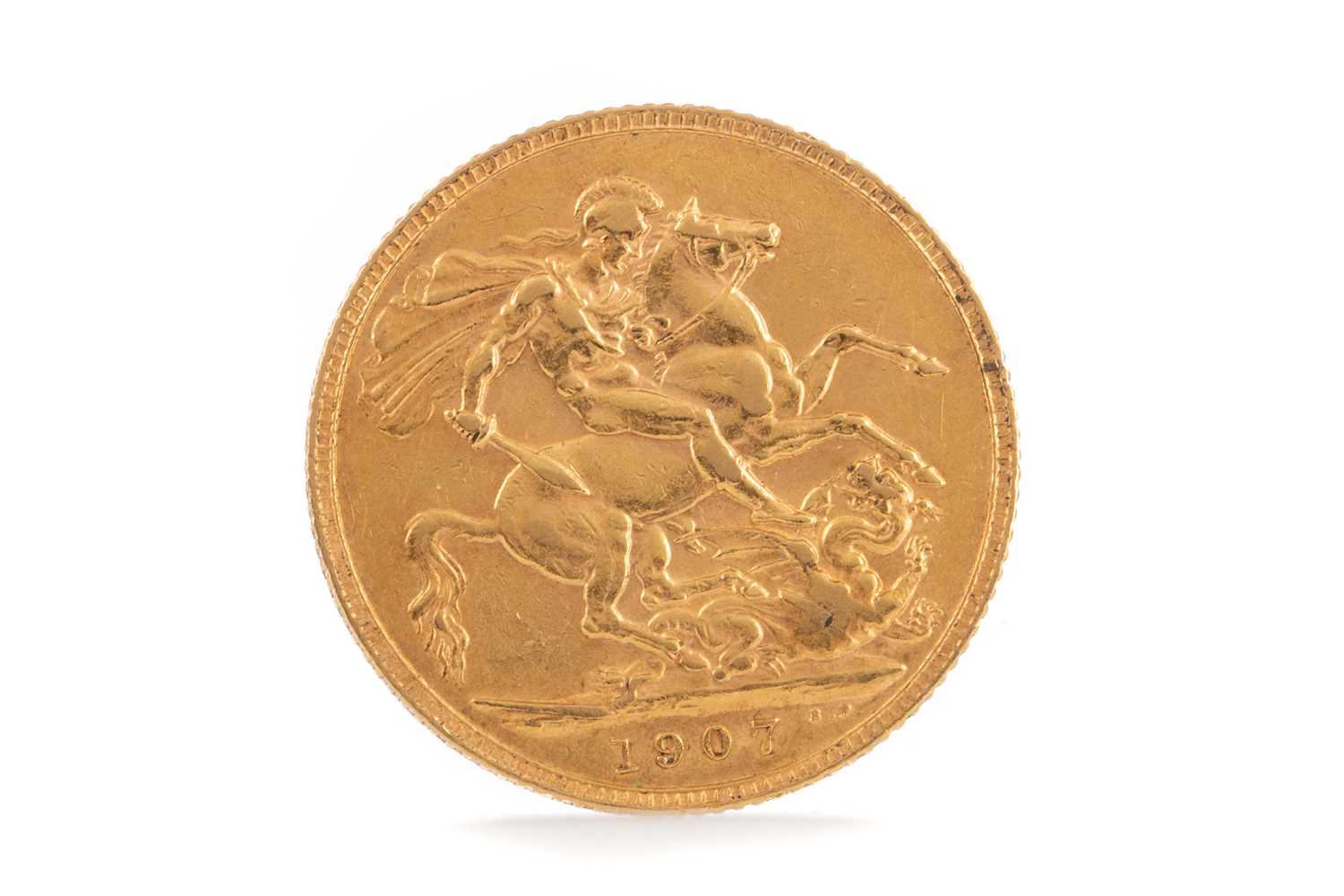Lot 8 - AN EDWARD VII GOLD SOVEREIGN DATED 1907