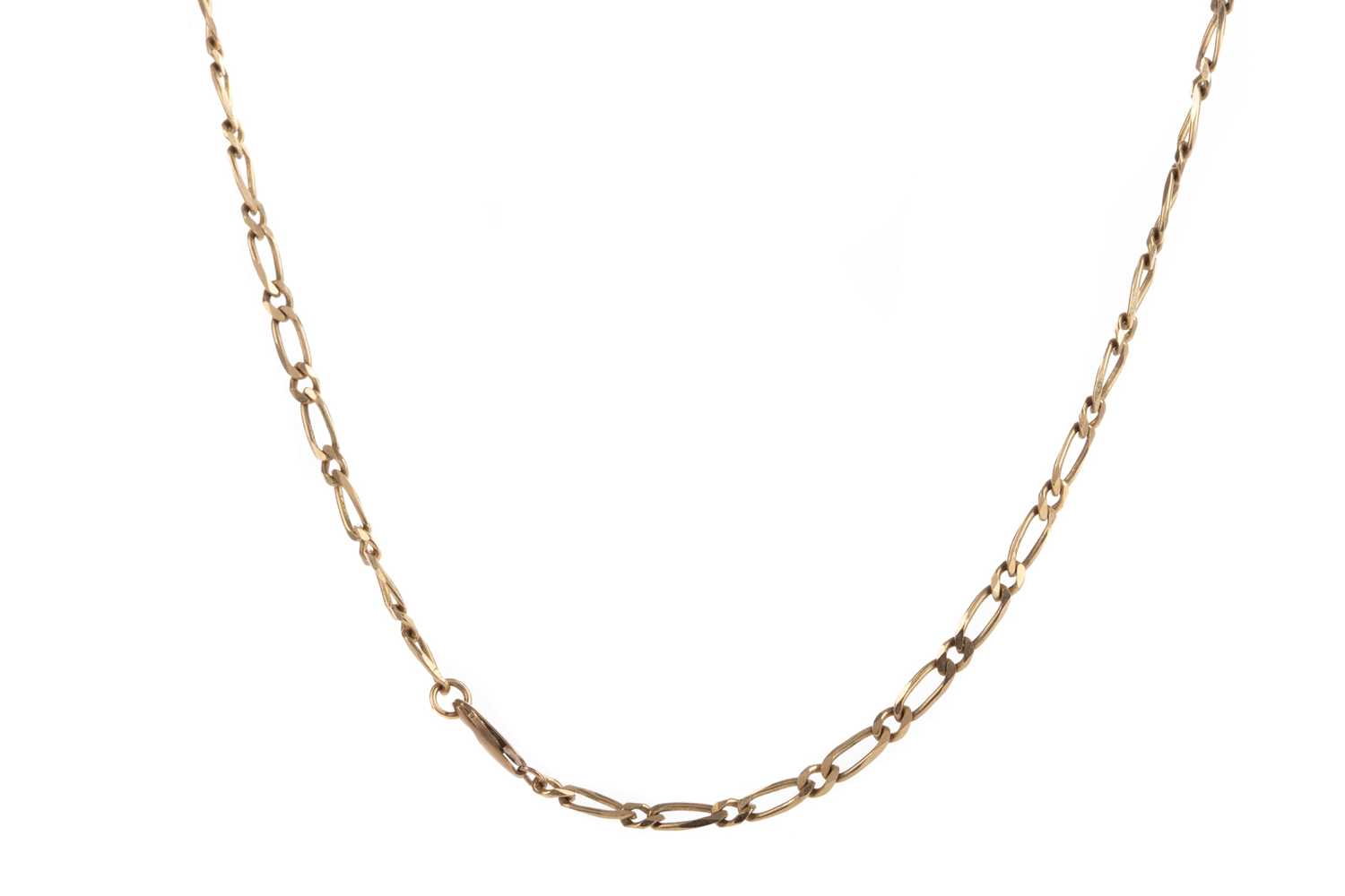 Lot 521 - A NINE CARAT GOLD NECKLACE