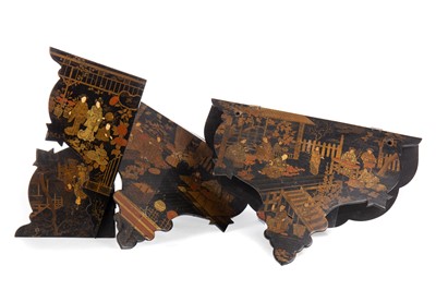 Lot 737 - A PAIR OF EARLY 20TH CENTURY JAPANESE LACQUERED WALL BRACKETS