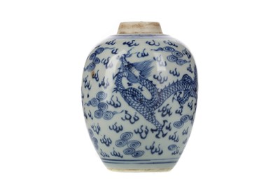 Lot 1140 - A CHINESE BLUE AND WHITE JAR