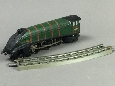Lot 25 - A HORNBY 60030 GOLDEN FLEECE LOCOMOTIVE AND OTHER ITEMS