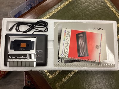 Lot 960 - A COMMODORE 16 STARTER PACK