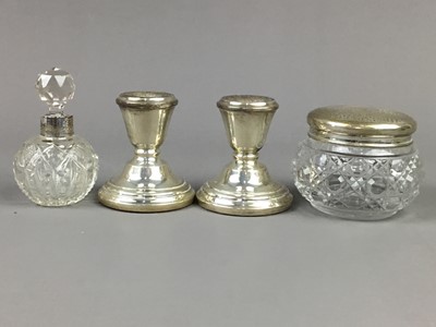 Lot 48 - A SILVER TOPPED GLASS POWDER BOWL AND OTHER ITEMS