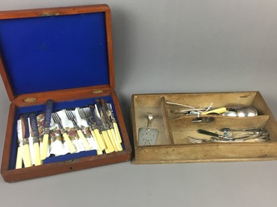 Lot 67 - A SET OF DESSERT KNIVES AND FORKS IN A WOOD CASE AND OTHER FLAT WARE