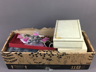 Lot 124 - A LARGE LOT OF COSTUME JEWELLERY AND BOXES