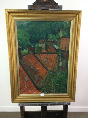 Lot 184 - AN OIL PAINTING OF ROOF TOPS BY MAKINSON