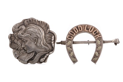 Lot 718 - SILVER 'GOOD LUCK' BROOCH AND A SILVER BUTTON