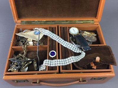 Lot 161 - A COLLECTION OF COSTUME JEWELLERY AND WATCHES