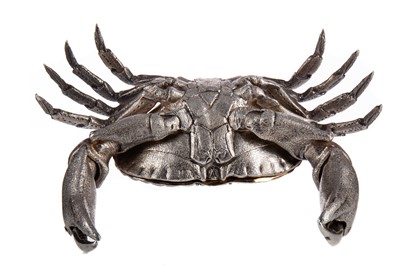 Lot 204 - A FINELY MODELLED LIFE-SIZED SILVER CRAB-FORM CAVIAR DISH
