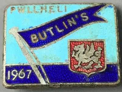 Lot 147 - A COLLECTION OF PIN BADGES