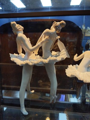 Lot 295 - A LOT OF THREE LLADRO BALLERINA FIGURES