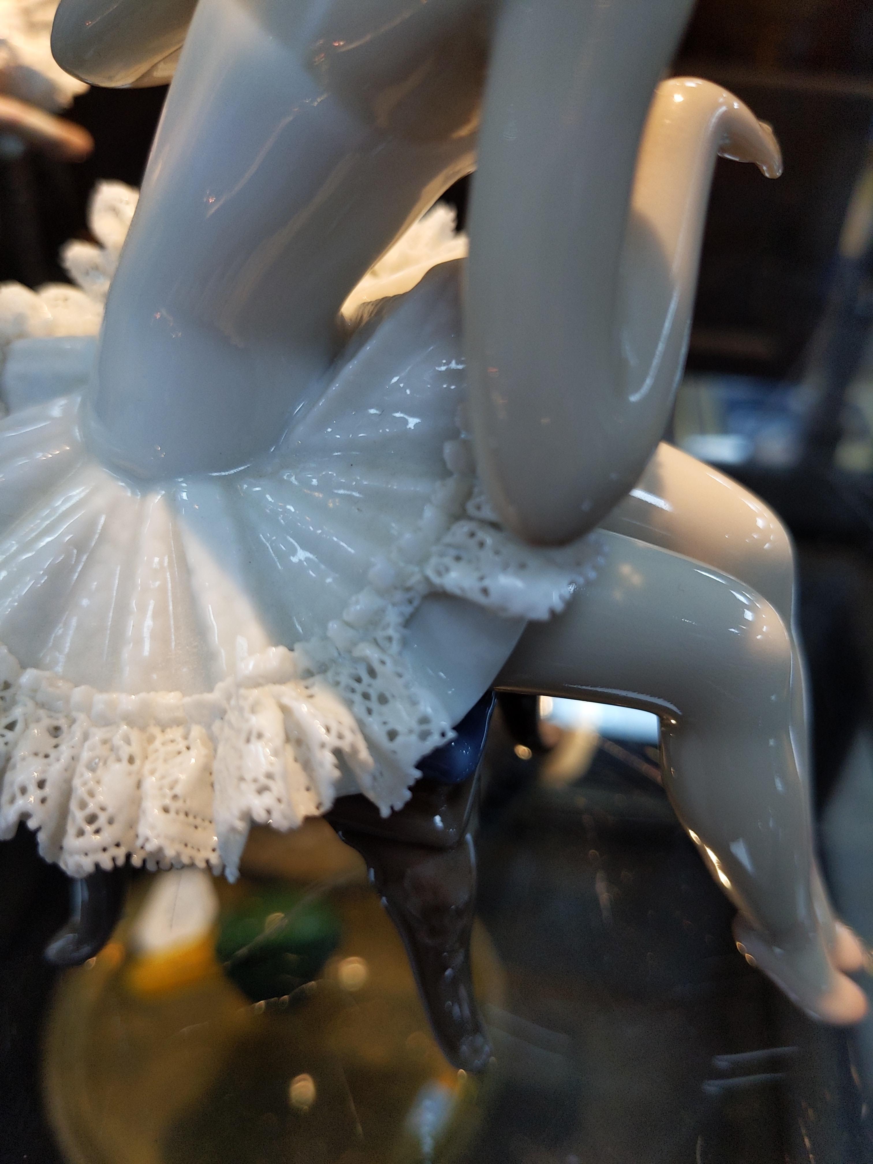 Lot 295 - A LOT OF THREE LLADRO BALLERINA FIGURES