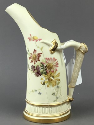 Lot 331 - A ROYAL WORCESTER JUG