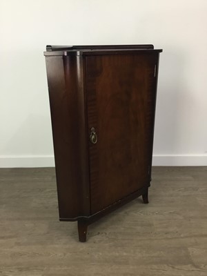 Lot 356 - A MAHOGANY CORNER CUPBOARD, COFFEE TABLE AND A NEST OF TABLES