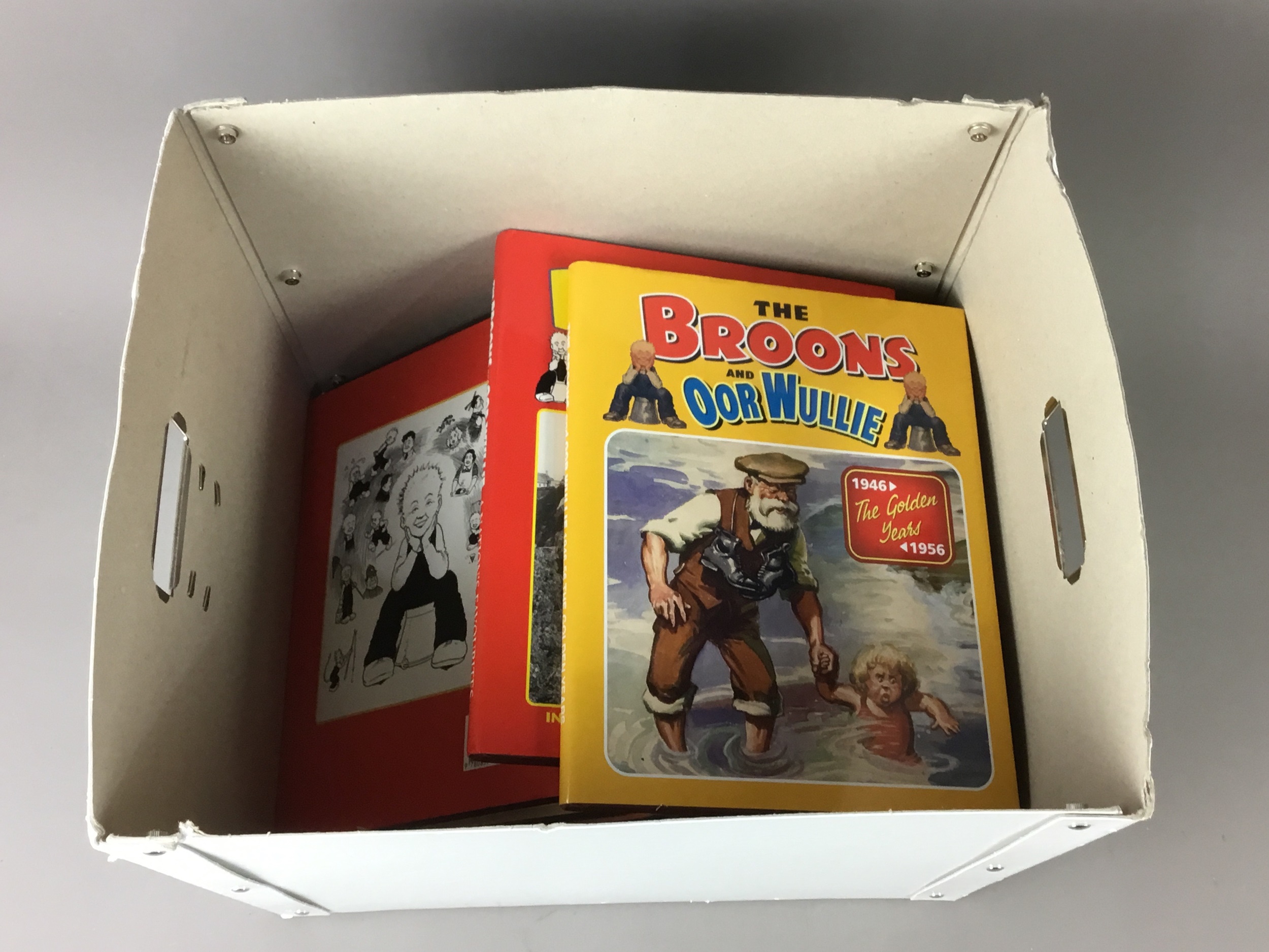 Lot 51 A LOT OF OOR WULLIE AND OTHER ANNUALS AND A