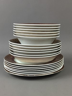 Lot 140 - AN ALFRED CLOUGH DINNER SERVICE AND OTHER CHINA