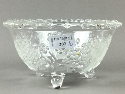 Lot 202 - A LOT OF CRYSTAL AND GLASS