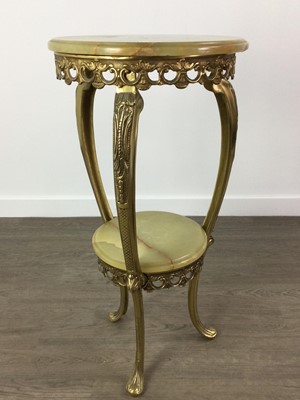 Lot 117 - AN ONYX AND BRASS TWO TIER OCCASIONAL TABLE