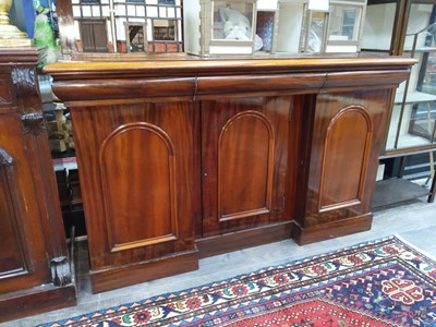 Lot 206 - A VICTORIAN MAHOGANY SIDEBOARD