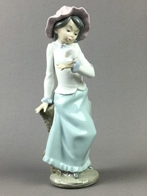 Lot 145 - A LOT OF TWO LLADRO FIGURES ALONG WITH A NAO FIGURE