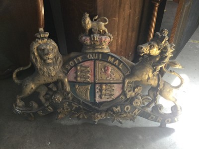 Lot 817 - A LARGE CAST IRON ROYAL WARRANT COAT OF ARMS