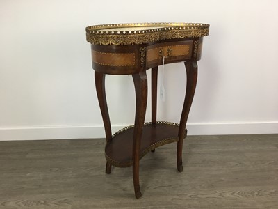 Lot 195 - A FRENCH MAHOGANY KIDNEY SHAPED OCCASIONAL TABLE