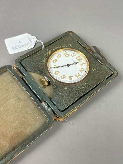 Lot 7 - A VINTAGE TRAVELLING TIMEPIECE