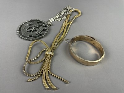 Lot 278 - A VICTORIAN BUCKLE BANGLE AND TWO CHAINS