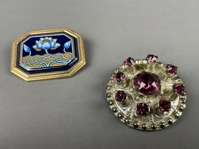 Lot 280 - A LOT OF DESIGNER AND COSTUME JEWELLERY