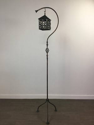 Lot 291 - A WROUGHT IRON FLOOR STANDING LAMP