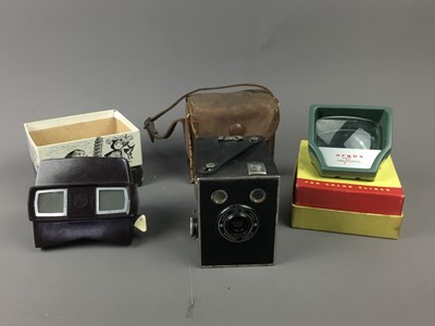 Lot 331 - A 3-D VIEWMASTER AND OTHERS