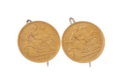 Lot 90 - A PAIR OF EDWARD VII GOLD HALF SOVEREIGN EARRINGS DATED 1905