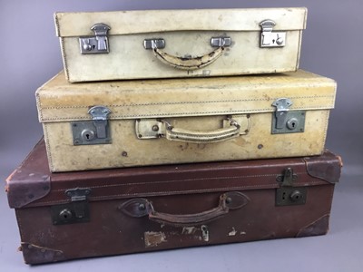 Lot 397 - A LOT OF THREE VINTAGE SUITCASES