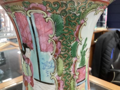 Lot 1016 - A MID-19TH CENTURY CHINESE CANTON ROSE MEDALLION VASE