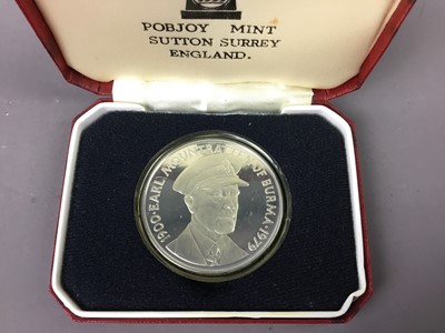 Lot 419 - A POBJOY MINT SILVER AND GOLD PLATED MEDAL