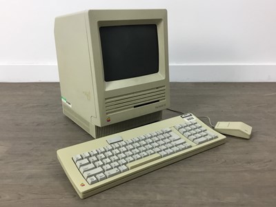 Lot 630 - AN APPLE MACINTOSH SE COMPUTER