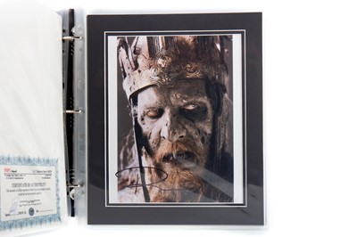 Lot 1007 - FIFTEEN LORD OF THE RINGS TRILOGY SIGNED PROMOTIONAL PHOTOGRAPHS