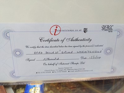 Lot 1007 - FIFTEEN LORD OF THE RINGS TRILOGY SIGNED PROMOTIONAL PHOTOGRAPHS