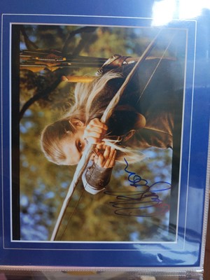 Lot 1007 - FIFTEEN LORD OF THE RINGS TRILOGY SIGNED PROMOTIONAL PHOTOGRAPHS