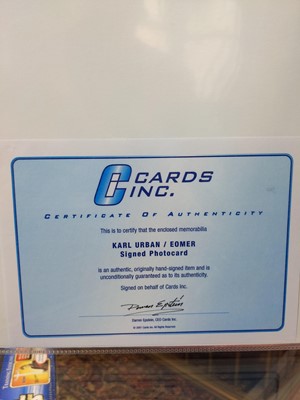 Lot 1007 - FIFTEEN LORD OF THE RINGS TRILOGY SIGNED PROMOTIONAL PHOTOGRAPHS