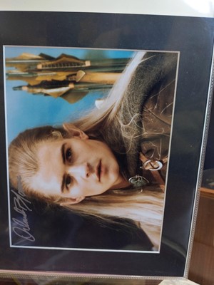 Lot 1007 - FIFTEEN LORD OF THE RINGS TRILOGY SIGNED PROMOTIONAL PHOTOGRAPHS