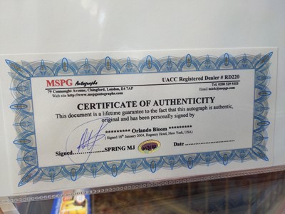 Lot 1007 - FIFTEEN LORD OF THE RINGS TRILOGY SIGNED PROMOTIONAL PHOTOGRAPHS