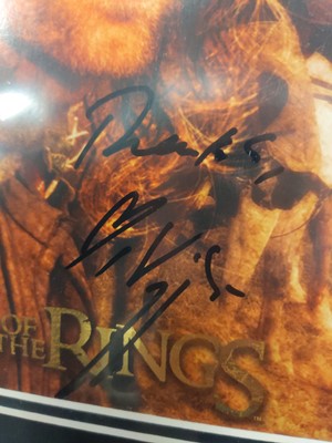 Lot 1007 - FIFTEEN LORD OF THE RINGS TRILOGY SIGNED PROMOTIONAL PHOTOGRAPHS