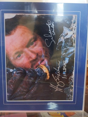 Lot 1007 - FIFTEEN LORD OF THE RINGS TRILOGY SIGNED PROMOTIONAL PHOTOGRAPHS