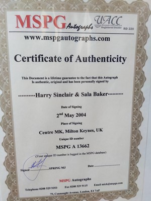 Lot 1007 - FIFTEEN LORD OF THE RINGS TRILOGY SIGNED PROMOTIONAL PHOTOGRAPHS